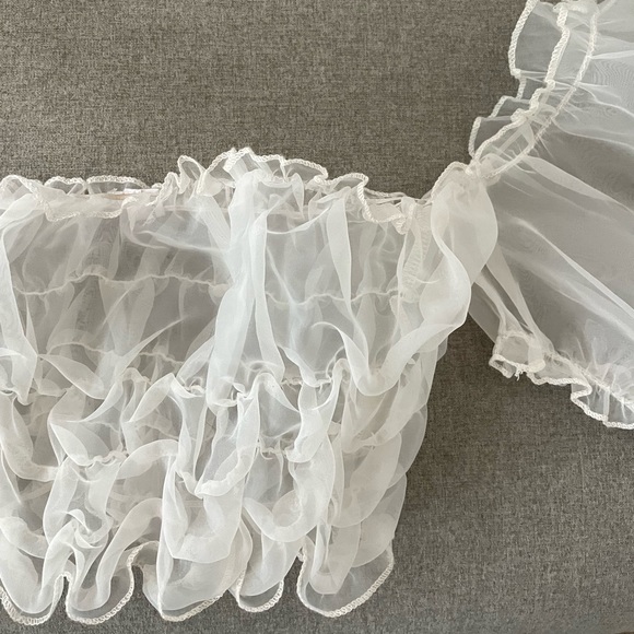 White Ruffle Mesh Crop - Picture 4 of 4